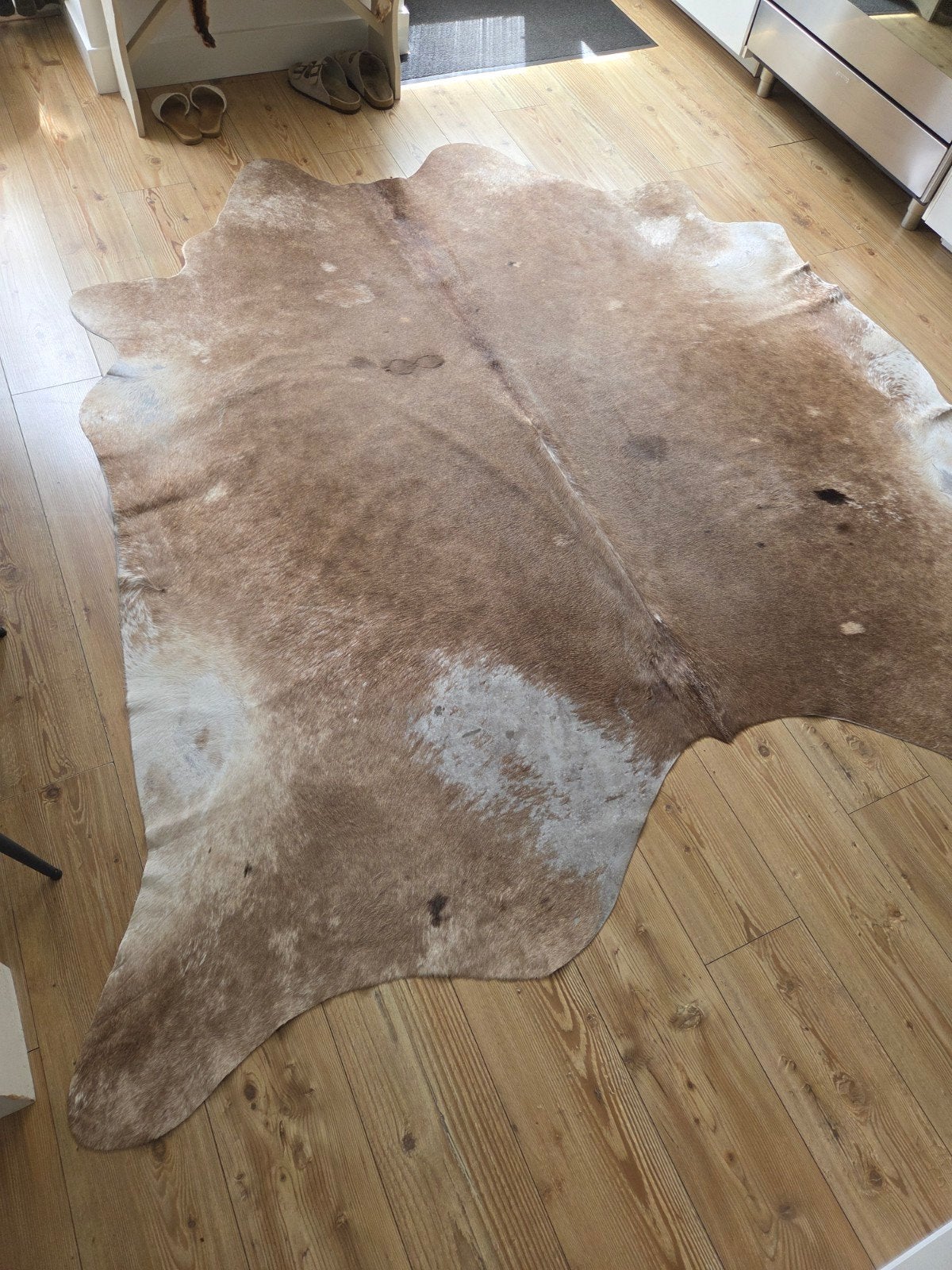 Vloerkleed koeienhuid 230 x 230 wit bruin | Almere Zeist, Ophalen of Verzenden, Rechthoekig, 200 cm of meer, 200 cm of meer