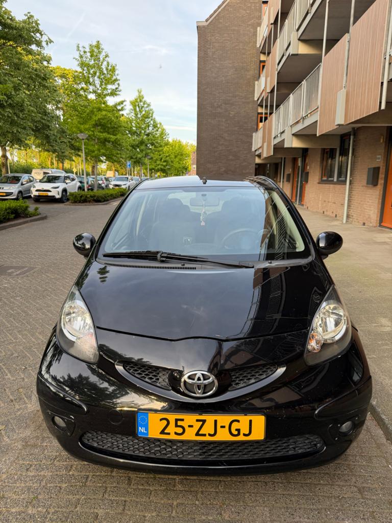 Toyota Aygo 1.0 12V Vvt-i 5DRS 2008 Zwart NAP Airco, Auto's, Voorwielaandrijving, Stof, Origineel Nederlands, Handgeschakeld
