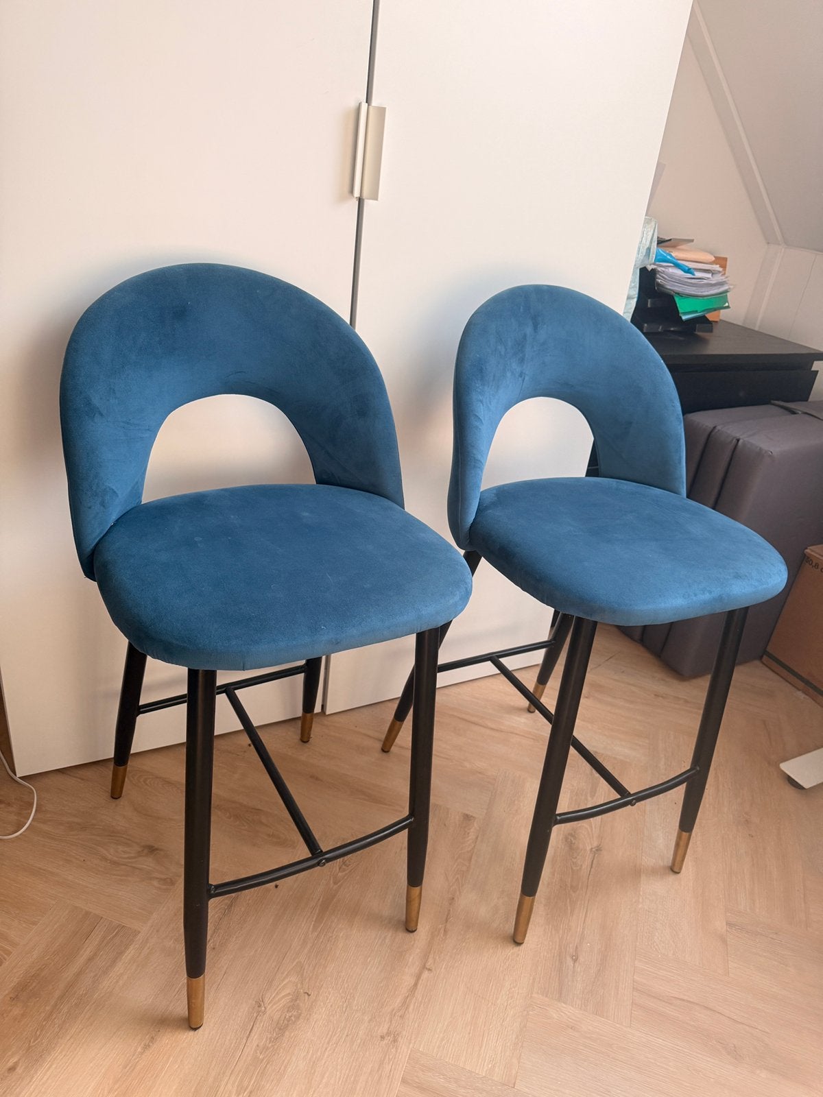 2 velvet blauwe barkrukken, 2 krukken, Ophalen, Zo goed als nieuw, 60 tot 90 cm