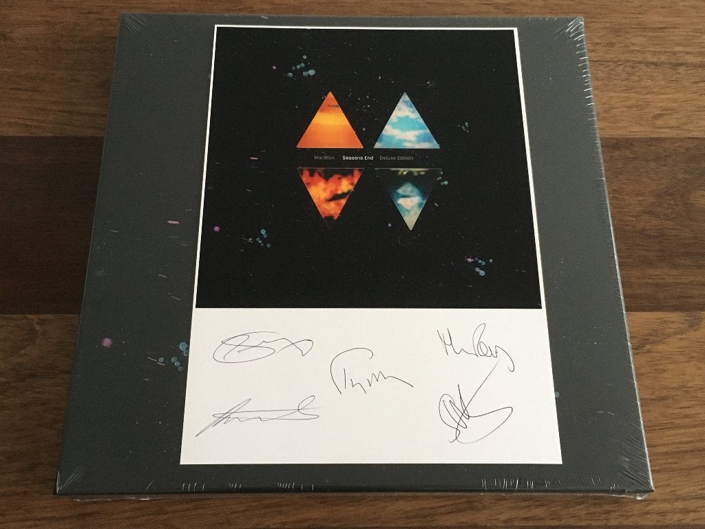 Vinyl 5LP BoxSet Marillion Seasons End Deluxe SIGNED NIEUW, Cd's en Dvd's, Boxset, Progressive Rock, Geseald, Ophalen of Verzenden