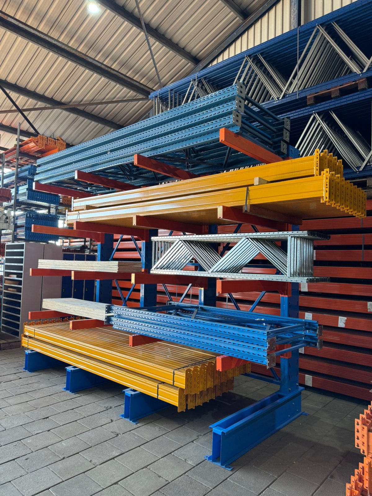 Draagarmstelling enkelzijdig 220/320cm hoog nieuw!, Ophalen