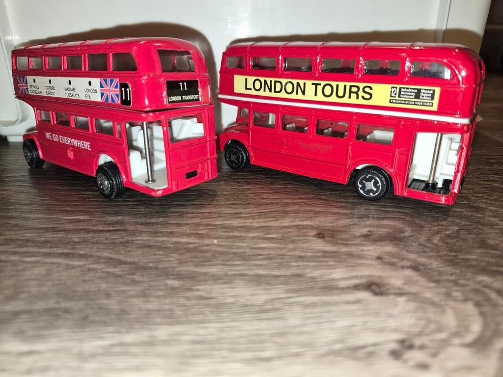 Set van 2 London dubbeldekker bussen - Speelgoed, Ophalen of Verzenden, Gebruikt, Overige typen, Overige merken