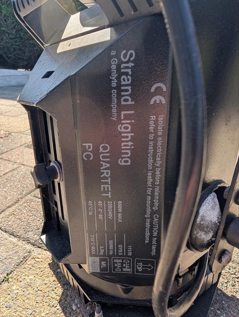 18x Strand Quartet spots met Harting balken en Showtec bars, Ophalen, Gebruikt