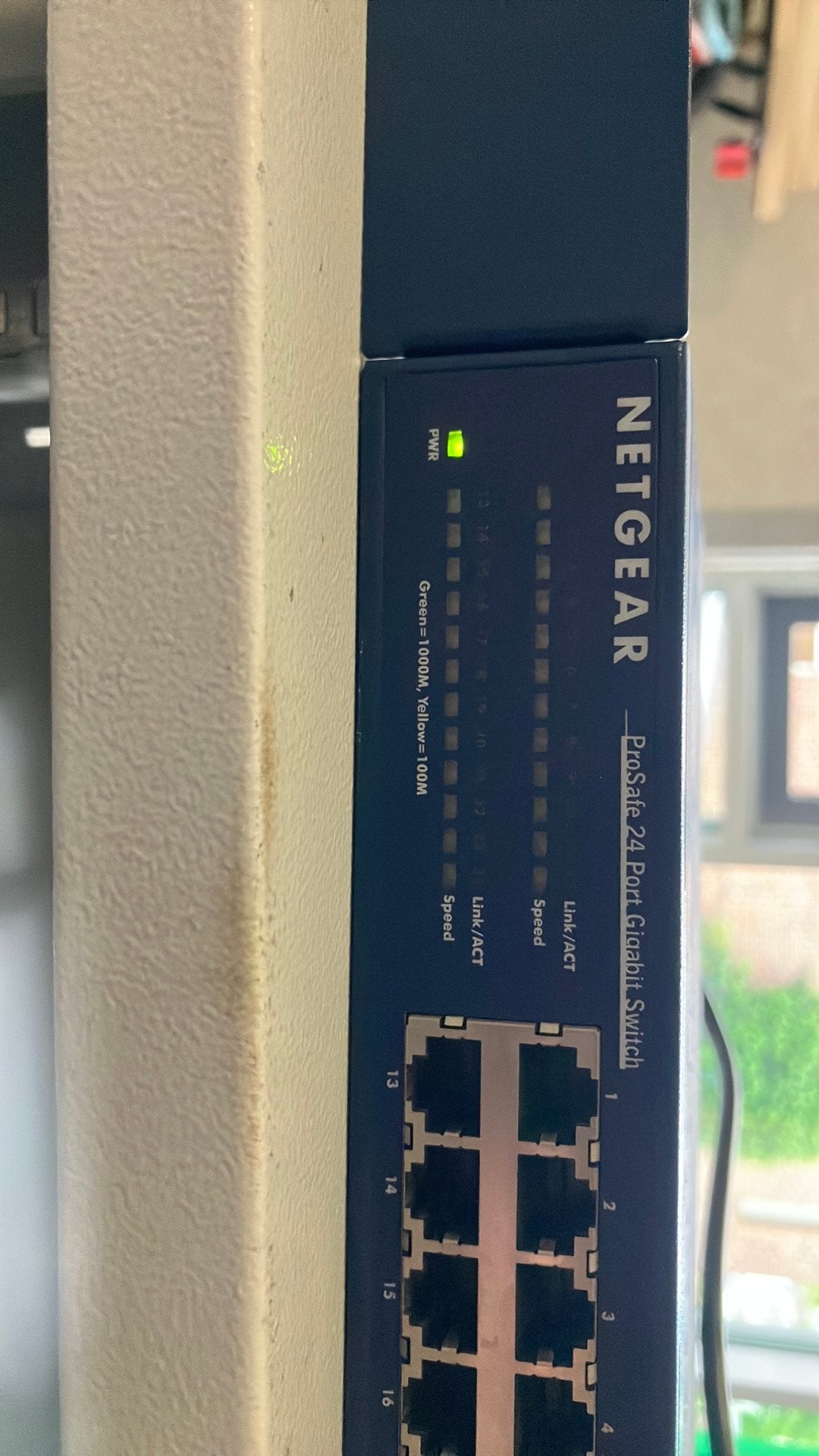 NETGEAR 24 port gigabit switch, Computers en Software, Netwerk switches, Ophalen, Zo goed als nieuw