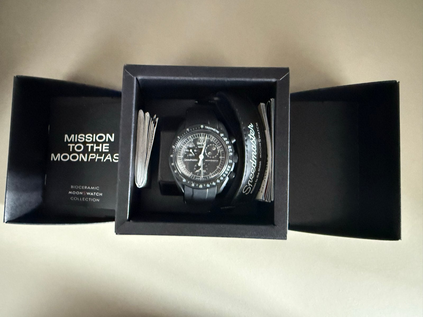 Omega x Swatch Speedmaster MoonSwatch Mission to the Moon, Sieraden, Tassen en Uiterlijk, Overige materialen, Polshorloge, Kunststof