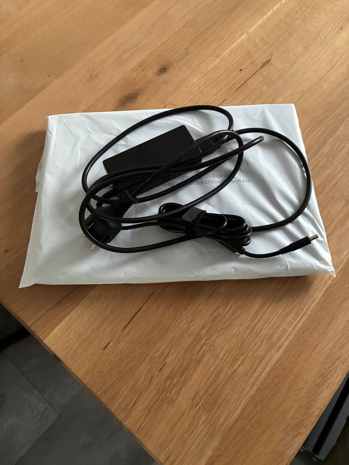 Dell Pro 14 Essential PV1425, 2 tot 3 Ghz, Qwerty, Nieuw, 14 inch