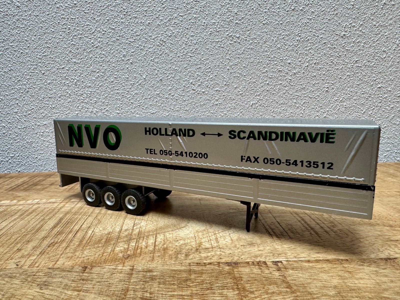 Mooie zeilenoplegger NVO Lion Toys classic, Hobby en Vrije tijd, Modelauto's | 1:50, Ophalen of Verzenden, Zo goed als nieuw, Bus of Vrachtwagen