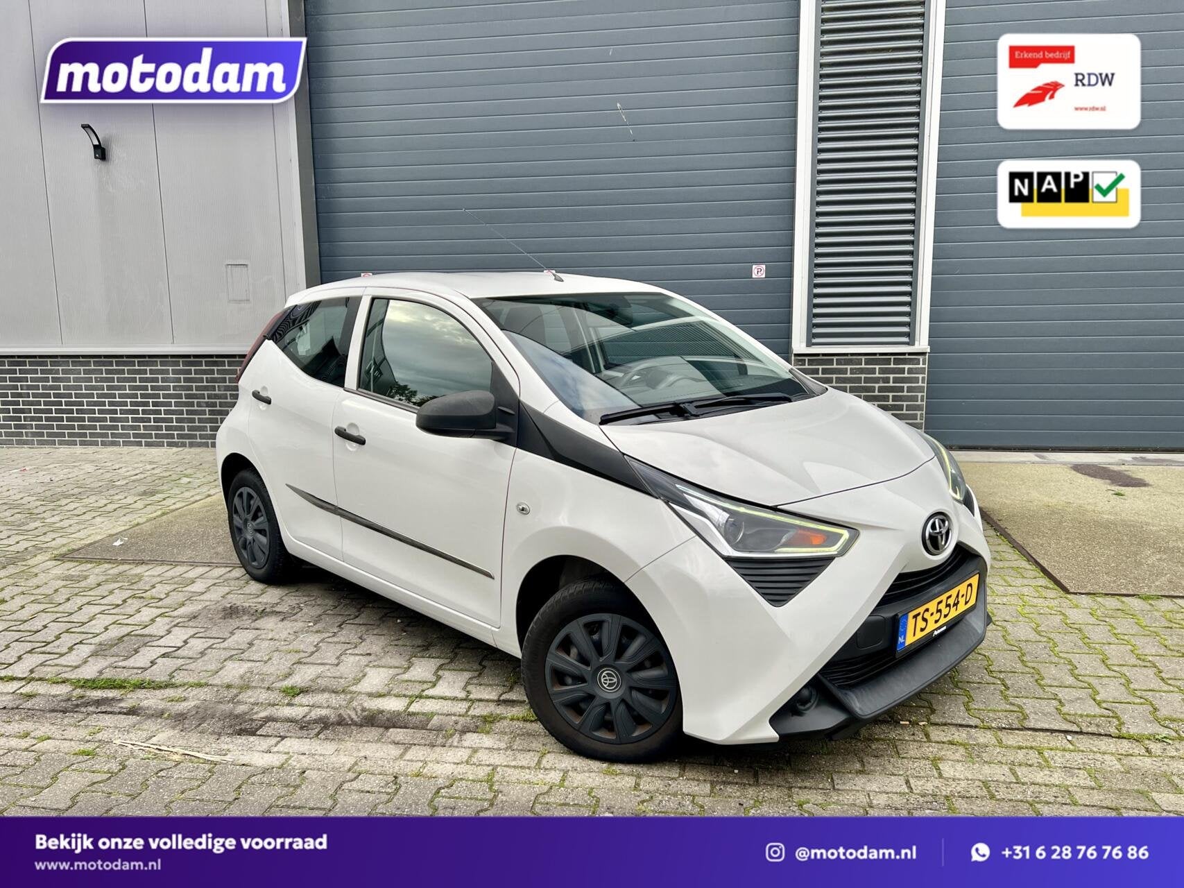 Toyota Aygo 1.0 VVT-i X-JOY NAP 100% Dealer Onderhouden NL, Voorwielaandrijving, Stof, Gebruikt, 4 stoelen
