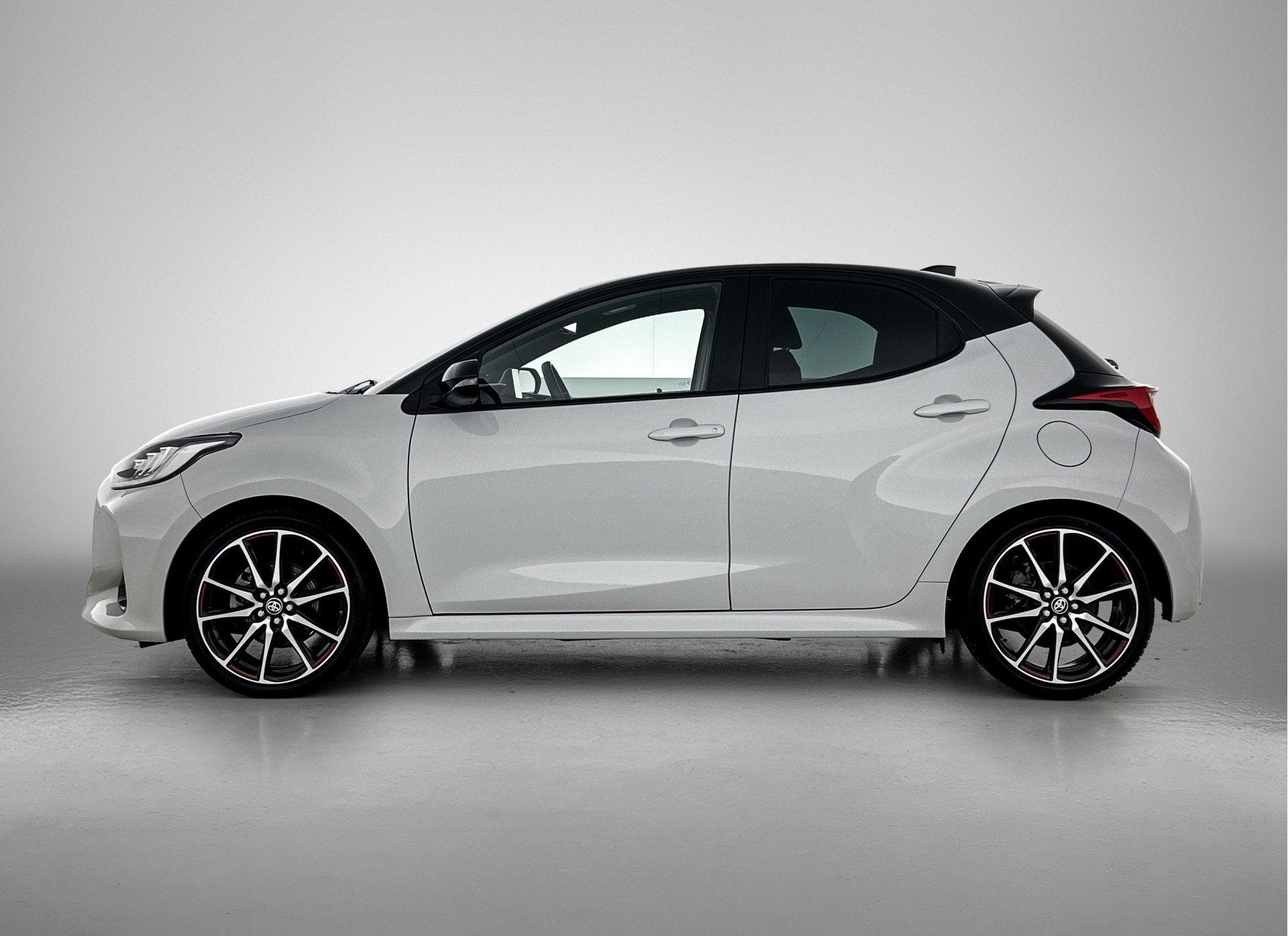Toyota Yaris 1.5 Hybrid GR Sport Limited | JBL | Stoelverwar, 12 maanden, 450 kg, Gebruikt, Stoelverwarming