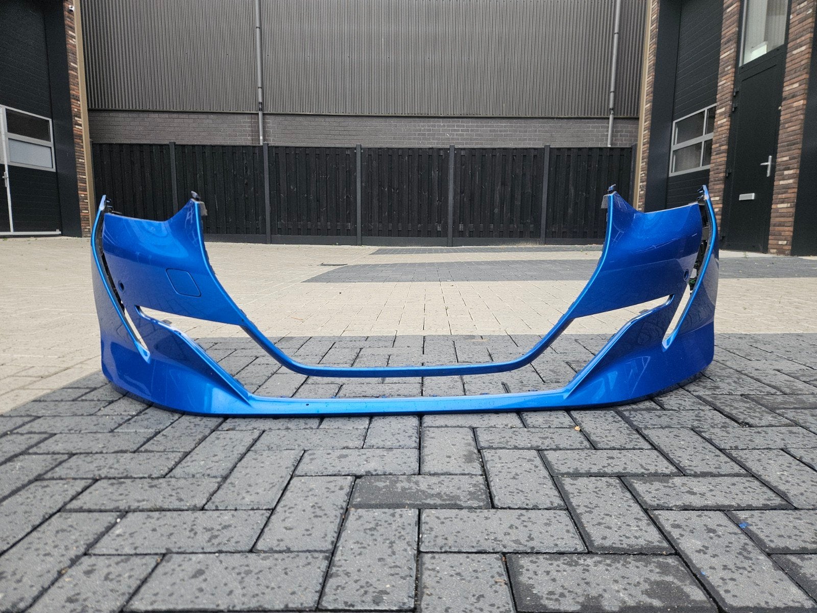 Peugeot 208 GT voorbumper blauw met schade, Auto-onderdelen, Ophalen, Gebruikt, Voor, Bumper
