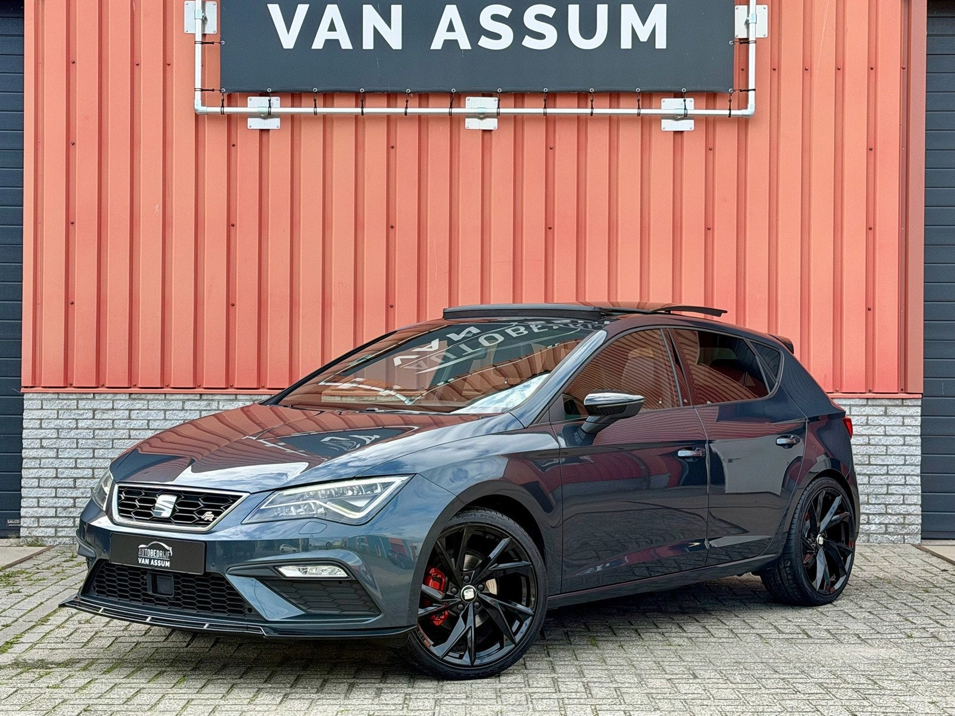 Seat Leon 1.5 TSI FR Pano Virtual Beats Carplay Keyless Leer, Auto's, Seat, Zwart, 4 cilinders, 150 pk, Leon