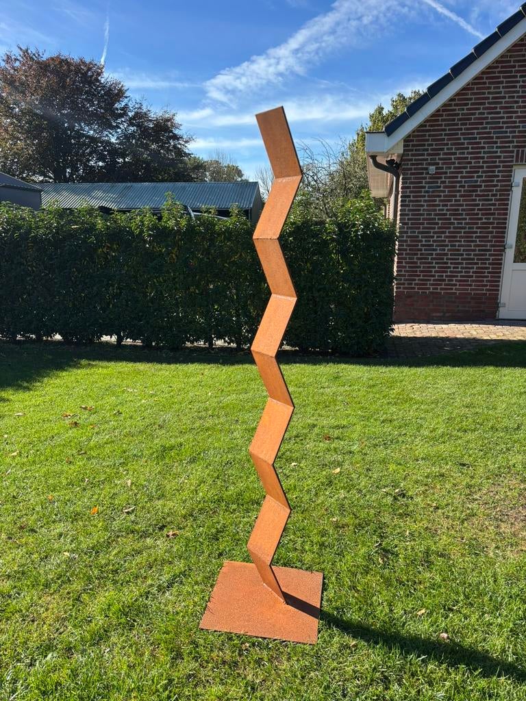 De Zigzag - Tuinbeeld - Roestig kunstwerk, Tuin en Terras, Ophalen of Verzenden, Zo goed als nieuw, Metaal