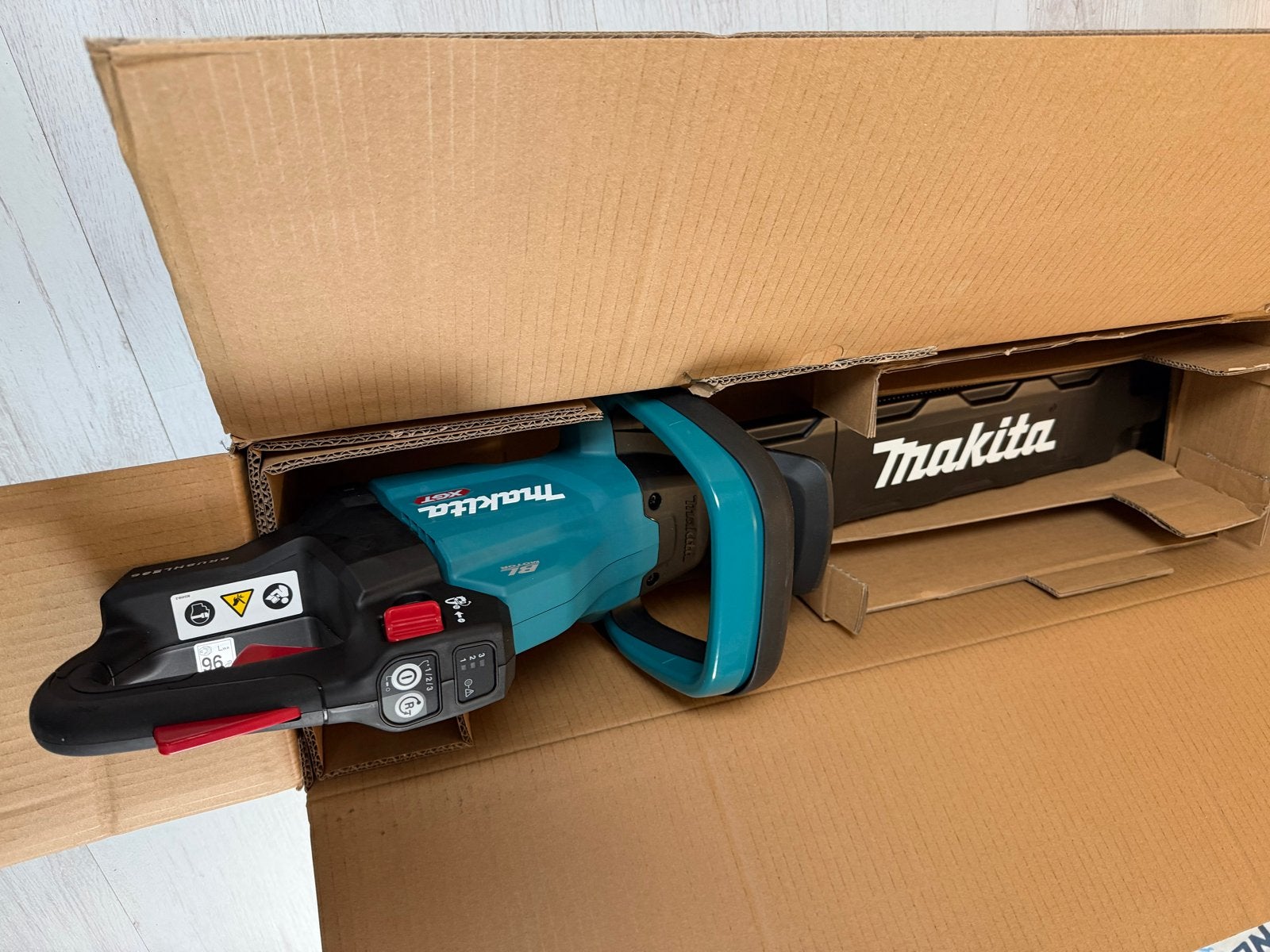 Makita Heggenschaar XGT UH004GZ - Nieuwstaat, Tuin en Terras, Heggenscharen, Ophalen of Verzenden, Nieuw, Accu