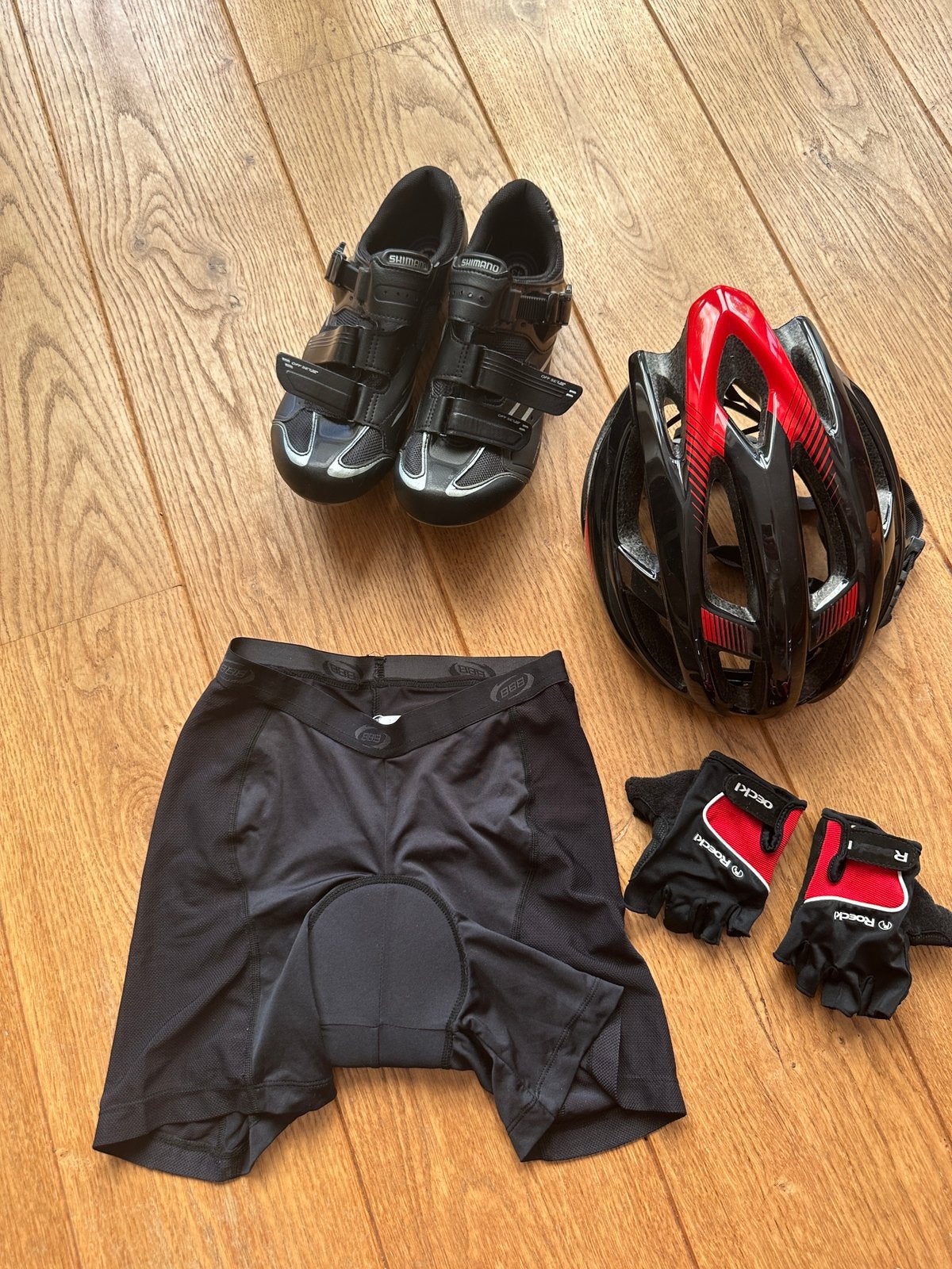 Wielren (Hand)schoenen, helm, broek, Ophalen, Zo goed als nieuw