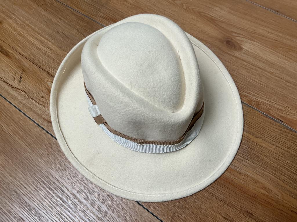 Vilten hoedje, Ophalen of Verzenden, Zo goed als nieuw, One size fits all