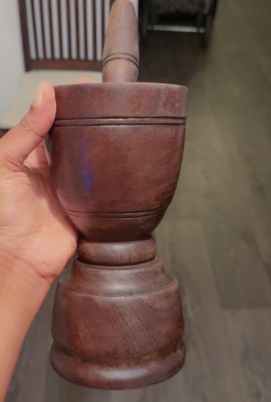 Authentieke Afrikaanse houten vijzel en stamper, Ophalen of Verzenden