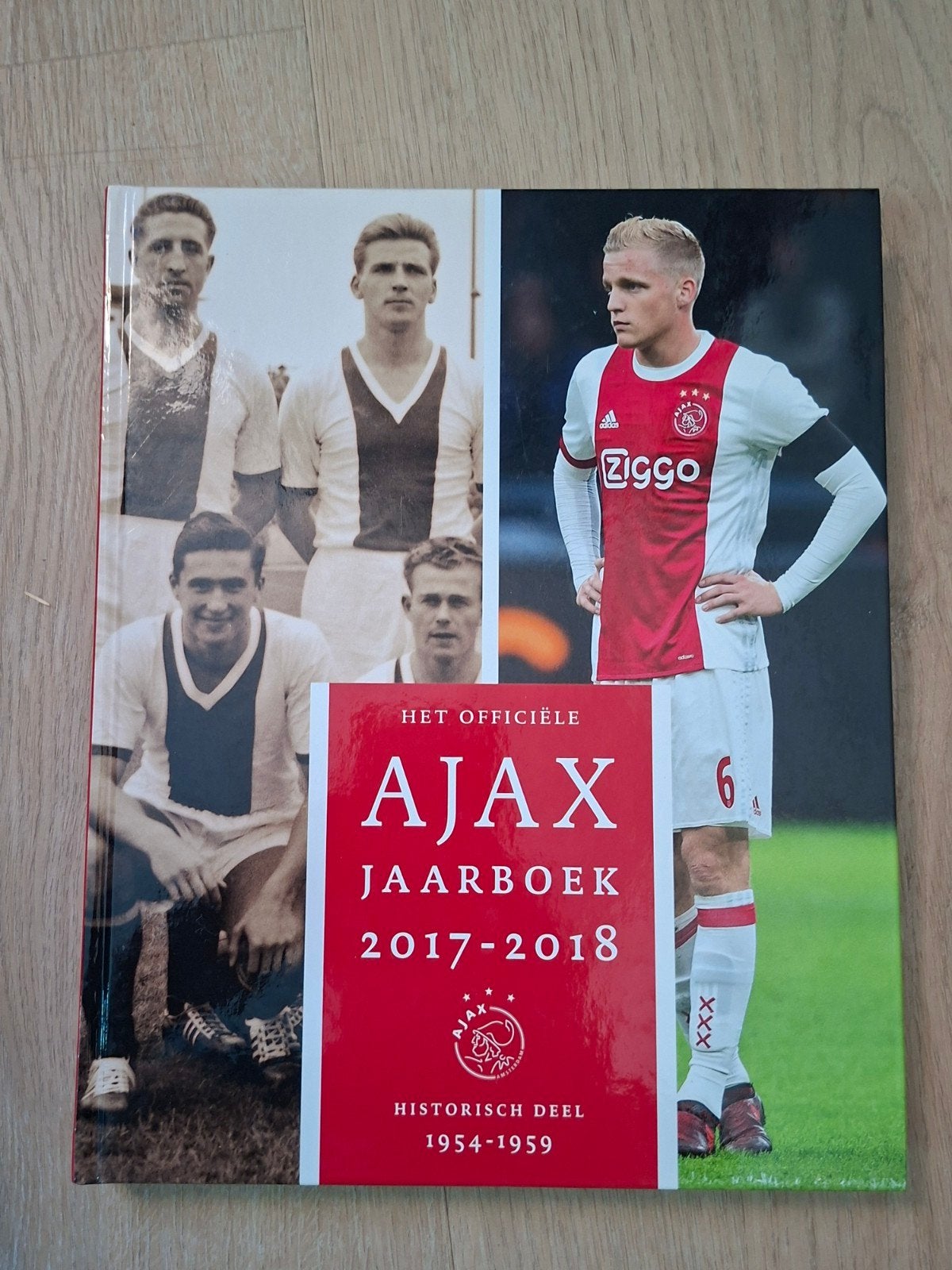 Ajax Jaarboek 2017-2018, Ophalen of Verzenden, Ajax