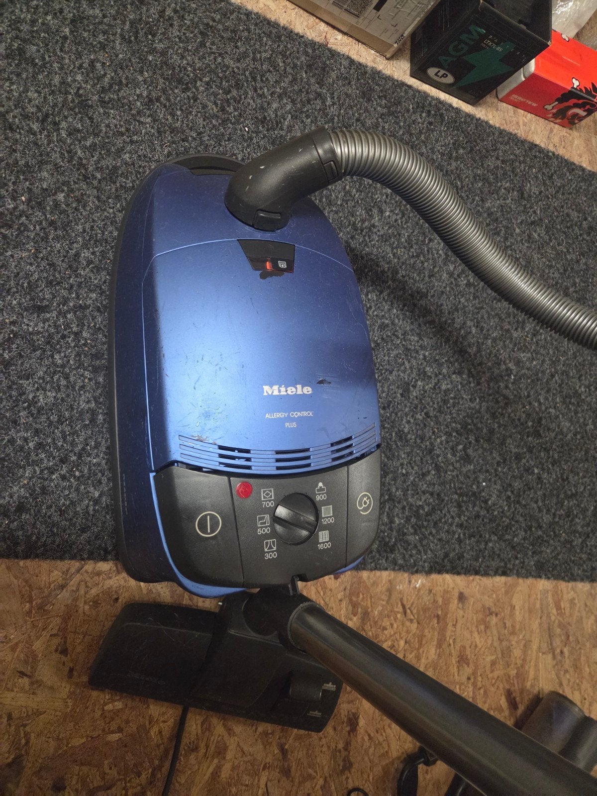 Miele Allergy Control Plus stofzuiger - Blauw, Witgoed en Apparatuur, Stofzak, Gebruikt, Ophalen of Verzenden, 1600 tot 2000 watt