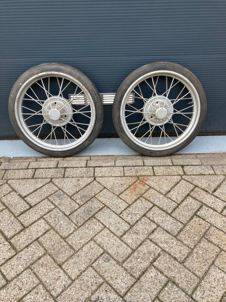 2 mooie Pony kar wielen ,25 euro per stuk, Ophalen, Gebruikt, Overige soorten
