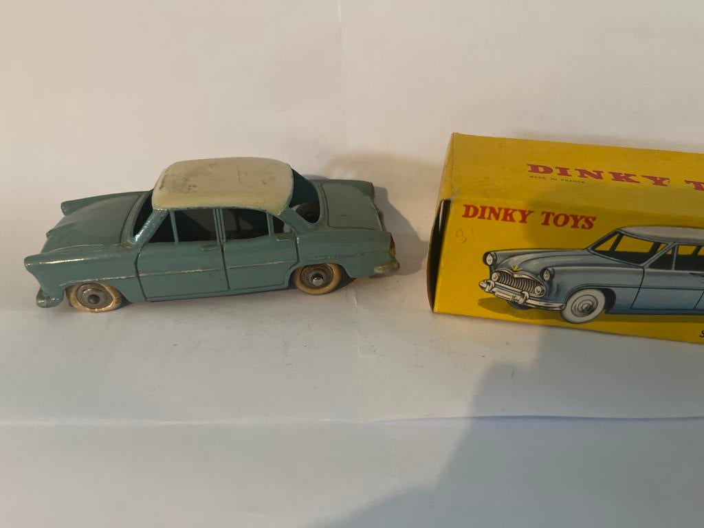 Dinky Toys Simca Vedette Chambord met originele doos, Ophalen of Verzenden, Gebruikt, Auto, Dinky Toys