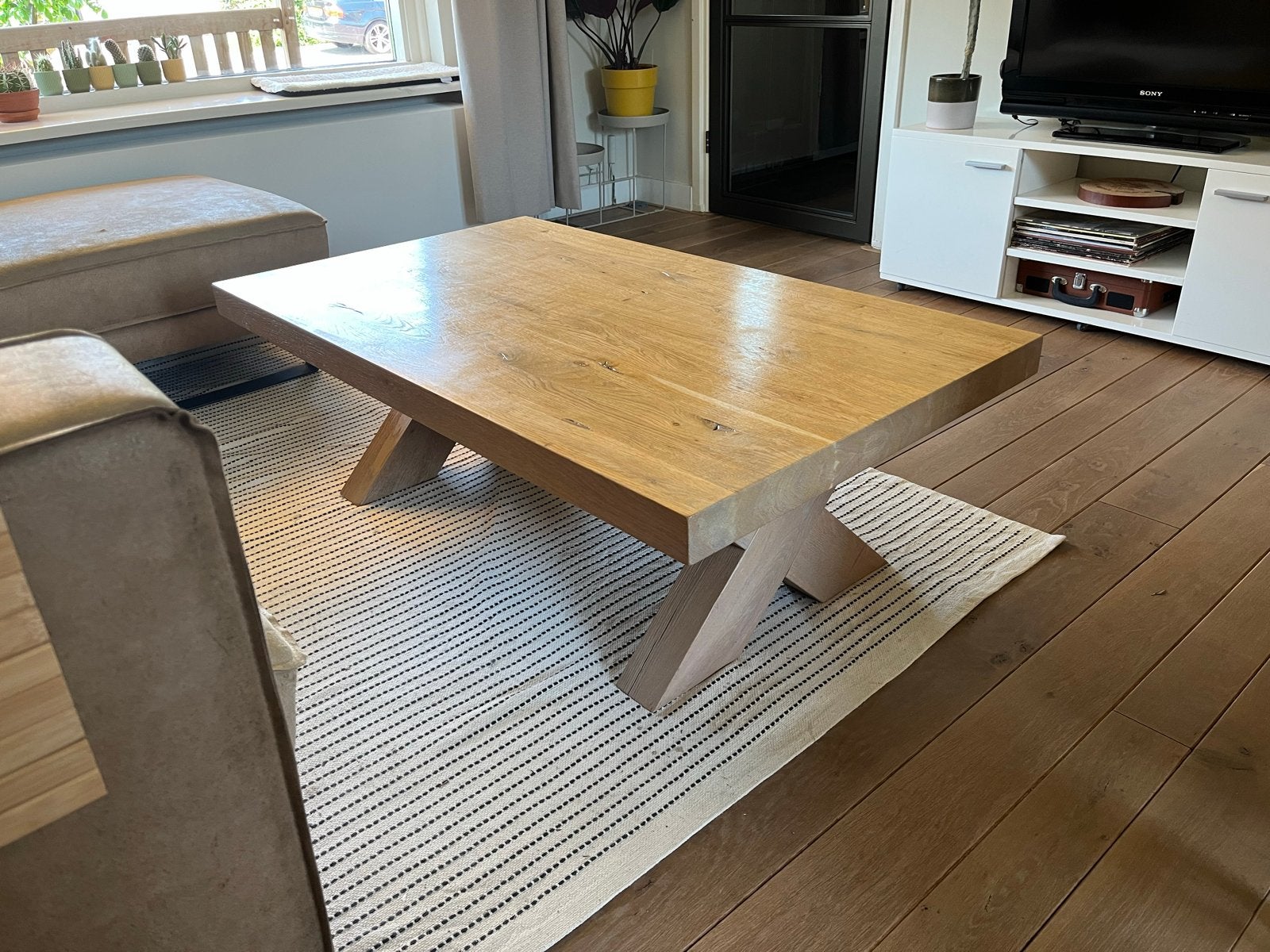 Massief eikenhouten salontafel met X-poten, Ophalen, Gebruikt, 100 tot 150 cm, Eikenhout