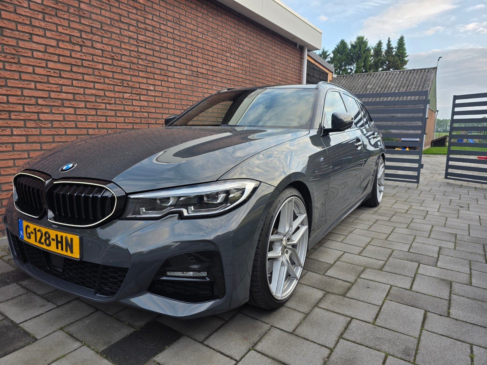 BMW 3-Serie 330i 258pk Aut 2019 Grijs, Auto's, BMW, Automaat, 1998 cc, Achterwielaandrijving, Beige