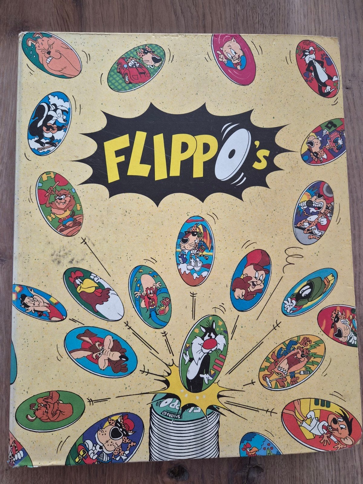 Grote verzameling Flippo's in originele map, Verzamelen, Flippo's, Ophalen of Verzenden, Looney Tunes, Verzameling, Met verzamelmap(pen)