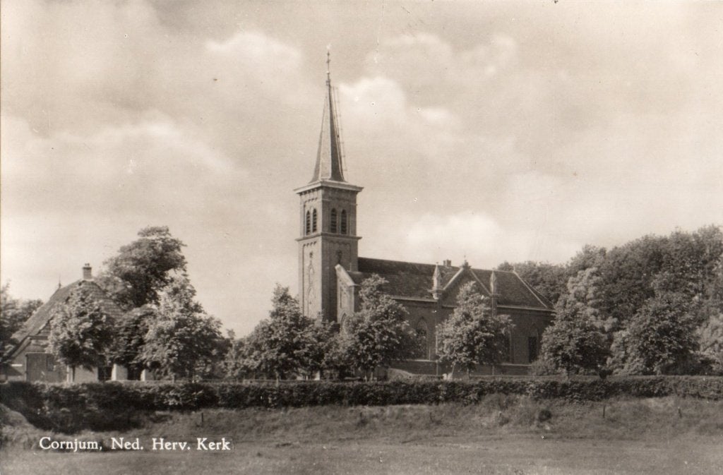 Cornjum, Zicht op het dorp en Kerk. 6653, Verzenden, 1940 tot 1960, Ongelopen, Friesland
