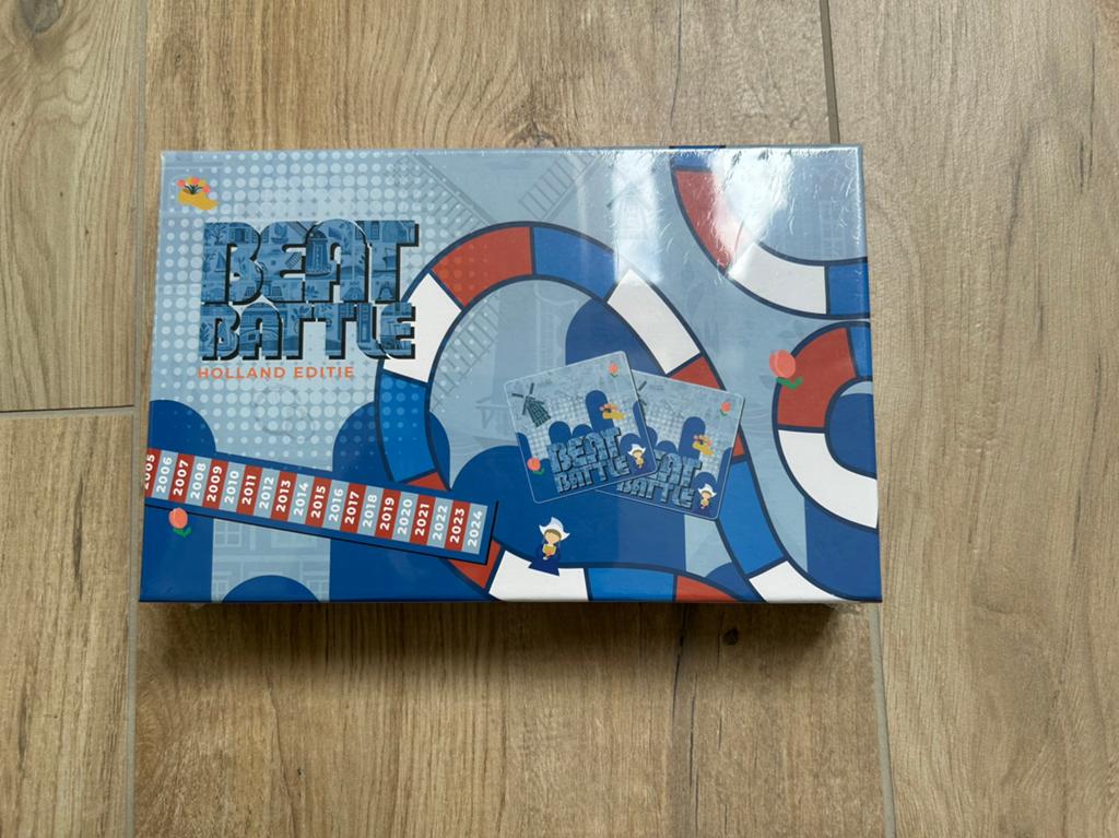 Beat Battle Holland Editie - Muzikaal Bordspel. (Nieuw), Vijf spelers of meer, Ophalen of Verzenden, Nieuw