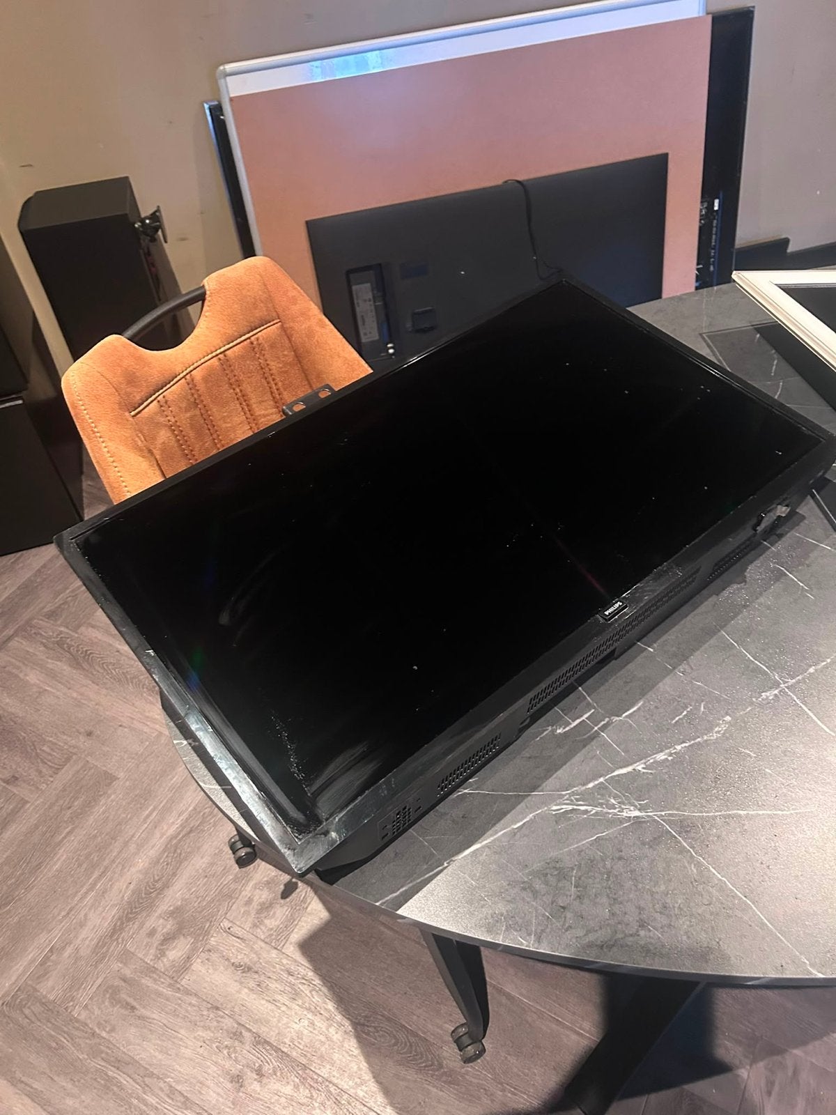 28 inch TV met uitschuifbare muurbeugel, Audio, Tv en Foto, Televisies, Ophalen, Philips, Gebruikt, 50 Hz