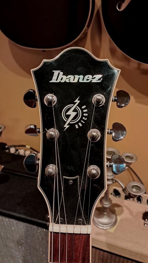 Ibanez Artcore met Duesenberg Tremolo en Dimarzio pickup, Ophalen of Verzenden, Zo goed als nieuw, Hollow body, Ibanez