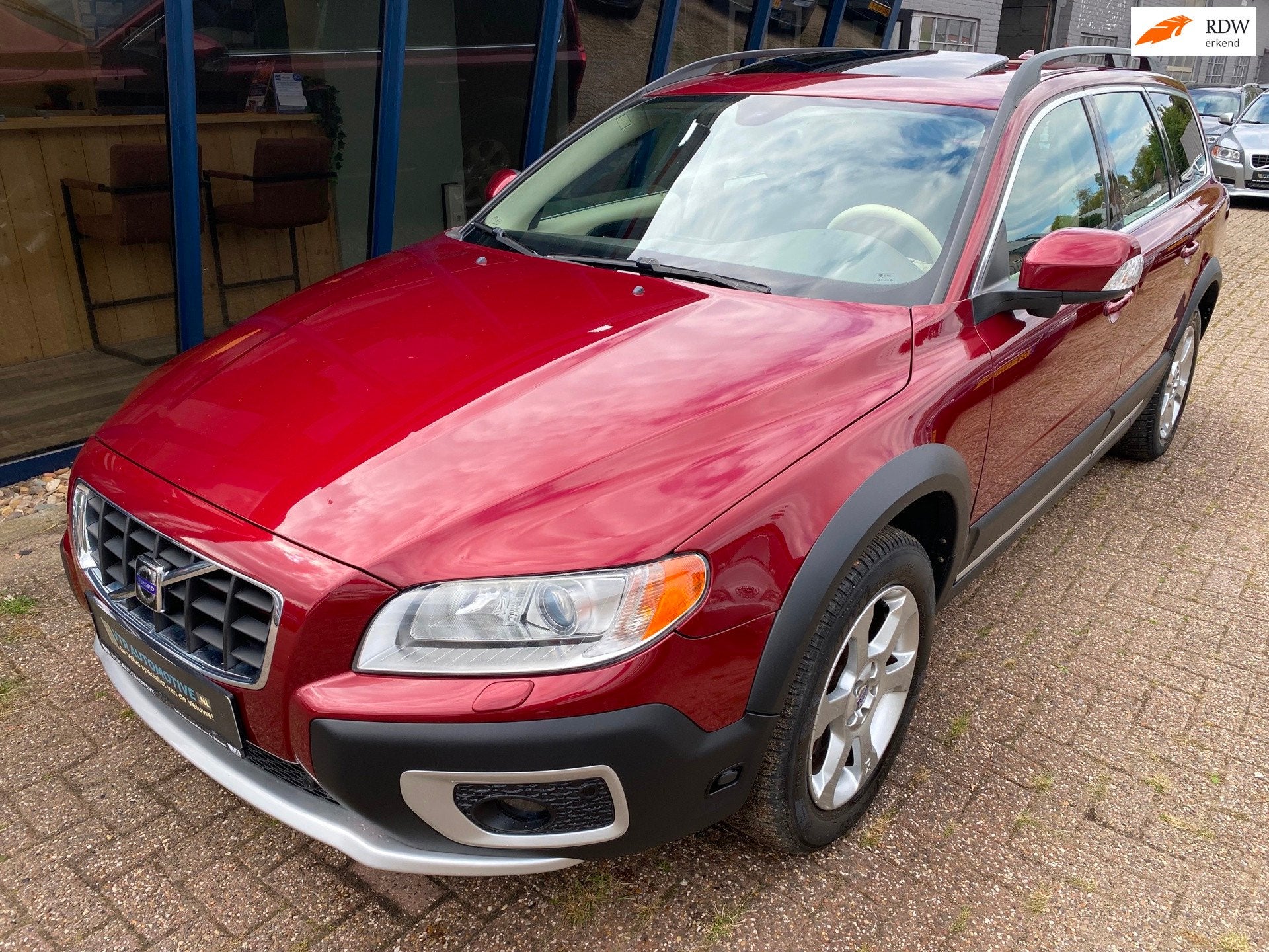 Volvo XC70 3.2 Summum AWD Automaat LEER / SUNROOF / NAVI, Auto's, Automaat, 238 pk, Gebruikt, XC70