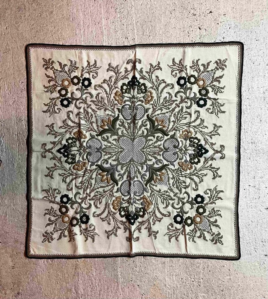 Tafelkleed vierkant  129/130 cm, Djt@dejuistetoon.eu, Ophalen of Verzenden, Zo goed als nieuw, Mon Plaisir 19, Etten-Leur, Netherlands