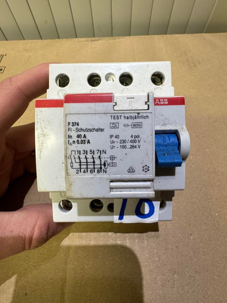ABB aardlekschakelaar F374 – 40A 30mA 4-polig, Hobby en Vrije tijd, Elektronica-componenten, Ophalen of Verzenden, Gebruikt