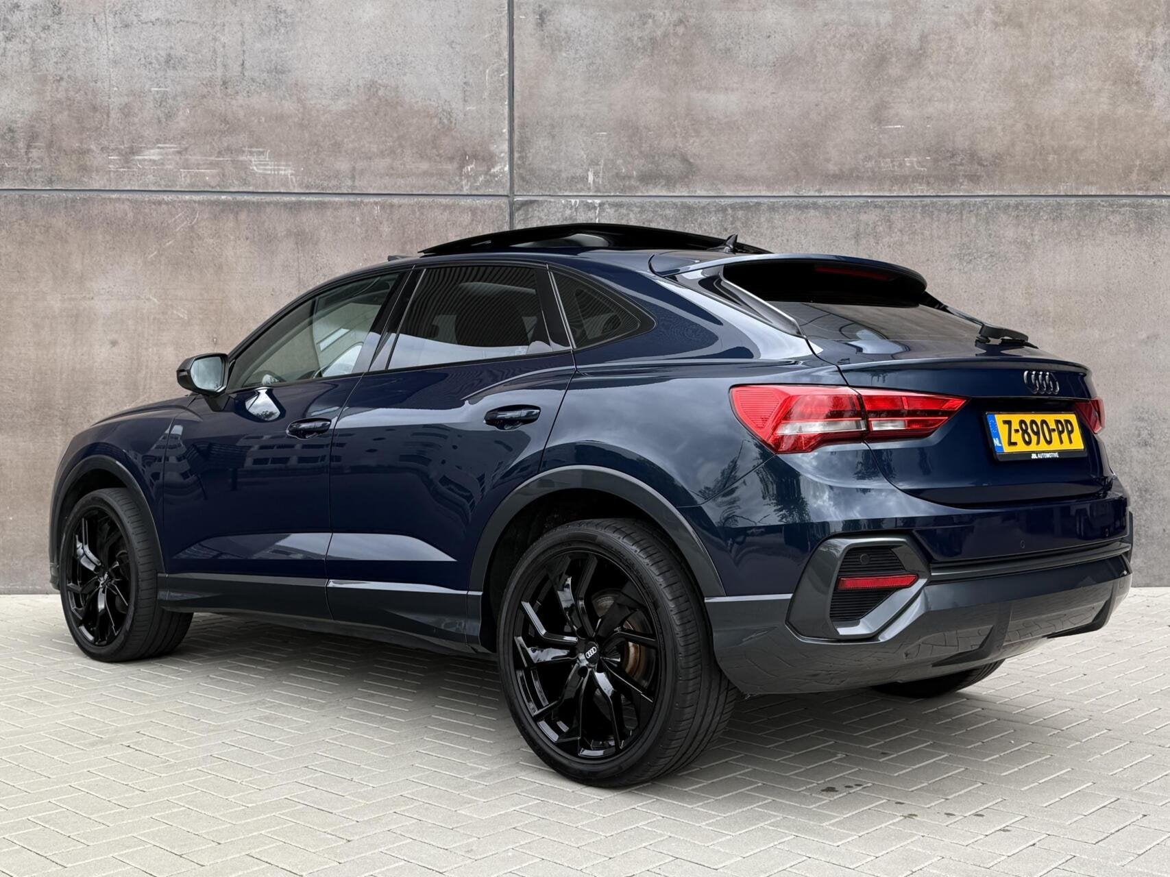 Audi Q3 Sportback 35 TFSI S edition | Panorama Dak | Keyless, Auto's, 4 cilinders, Bedrijf, 84 €/maand, 750 kg