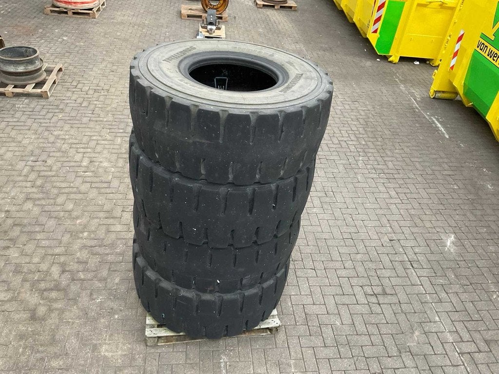 Trelleborg EMR1050 Grondverzet Band (4x)