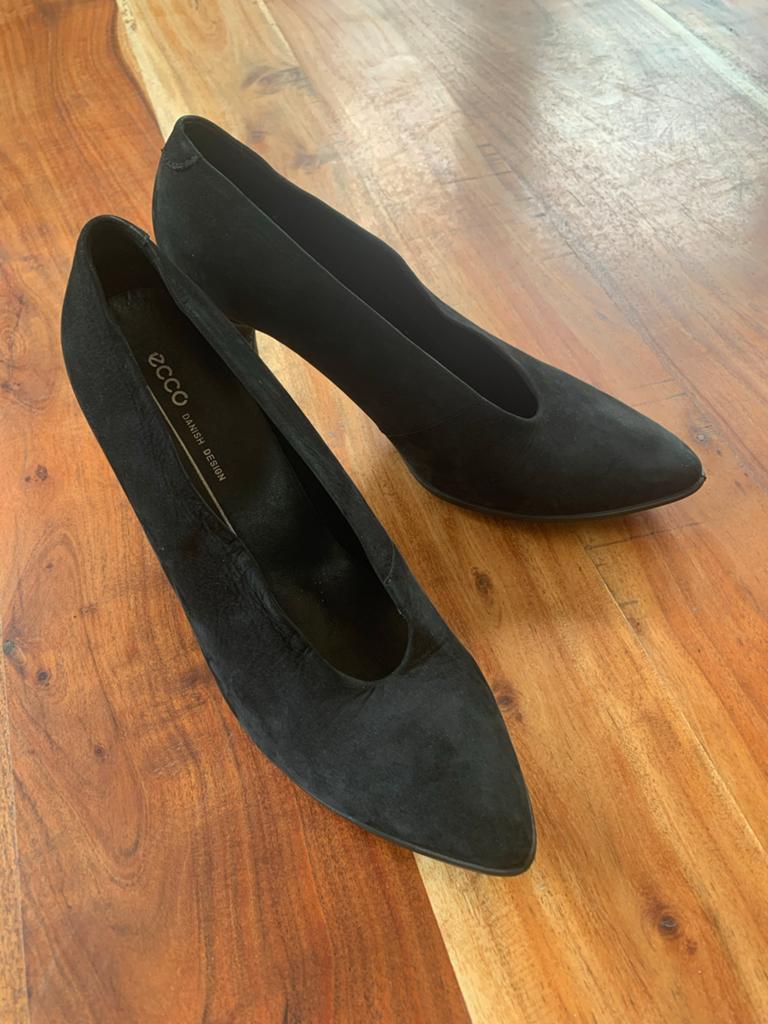 Ecco Zwarte Suède Pumps Maat 41, Pumps, Zwart, Ophalen of Verzenden, Zo goed als nieuw
