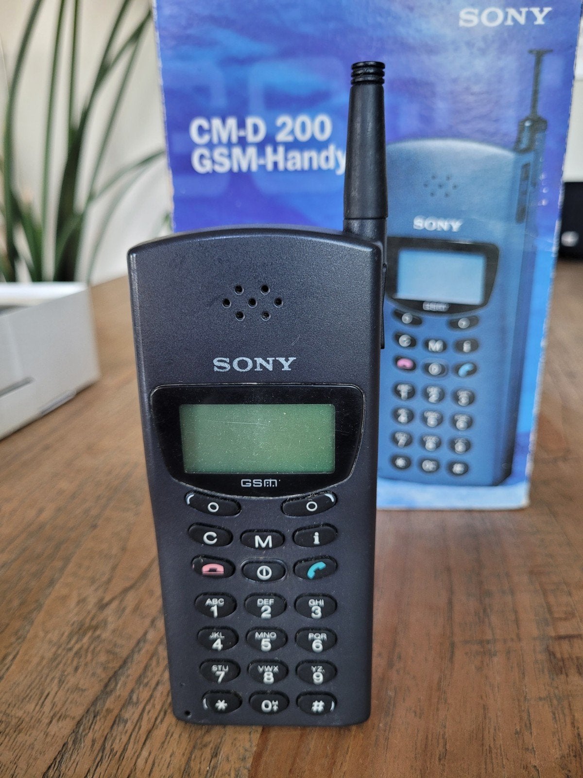 Vintage Sony CM-D200 GSM-Handy met originele doos, Telecommunicatie, Mobiele telefoons | Sony, Ophalen of Verzenden, Zwart, Overige systemen