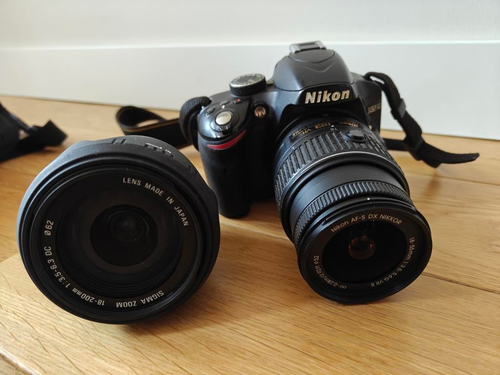 Nikon D3200 met 2 lenzen, 3 accu's en cameratas, Ophalen of Verzenden, Gebruikt, Spiegelreflex, Nikon