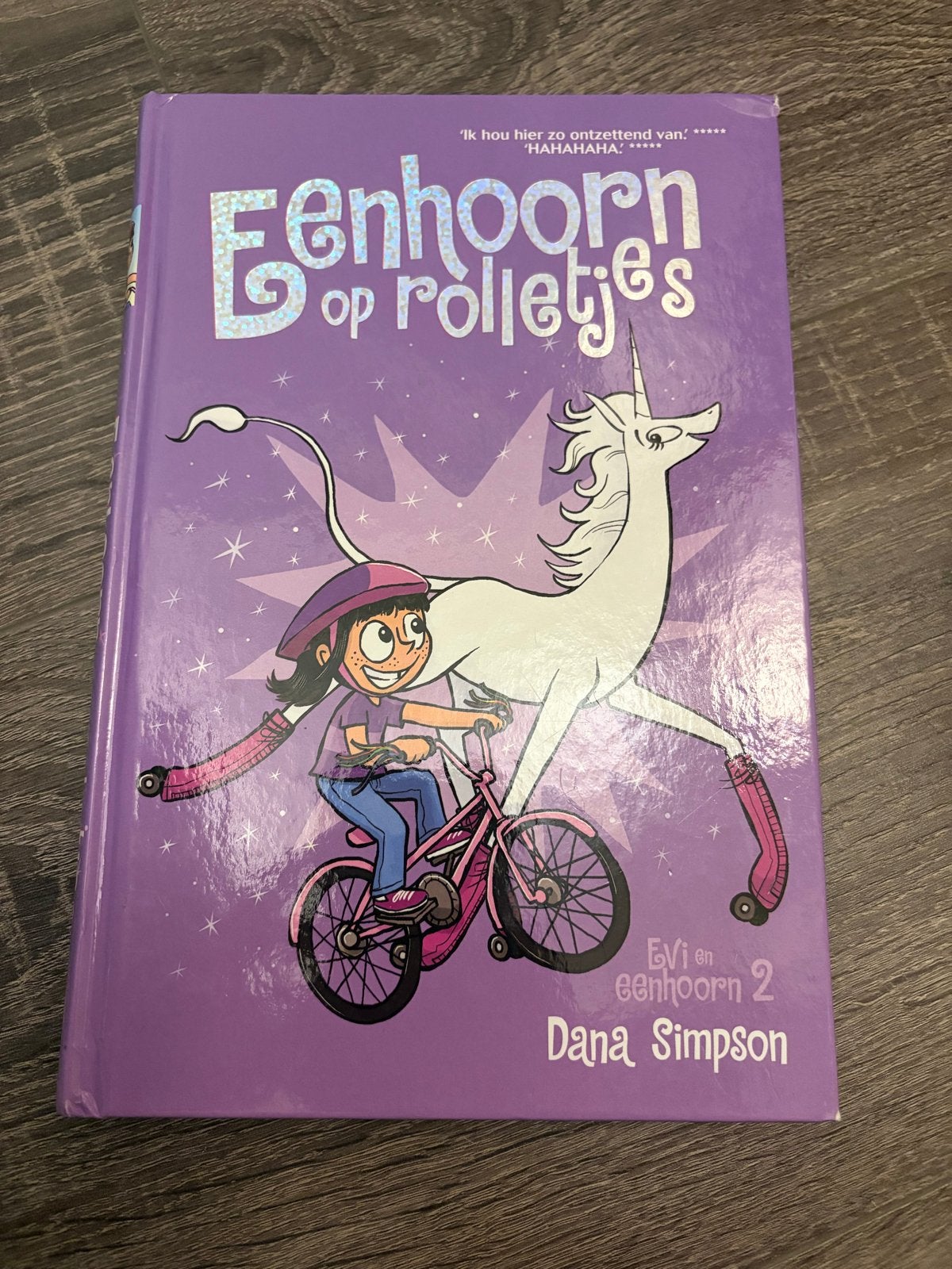 Dana Simpson - Eenhoorn op rolletjes, Gelezen, Fictie algemeen, Dana Simpson, Ophalen of Verzenden