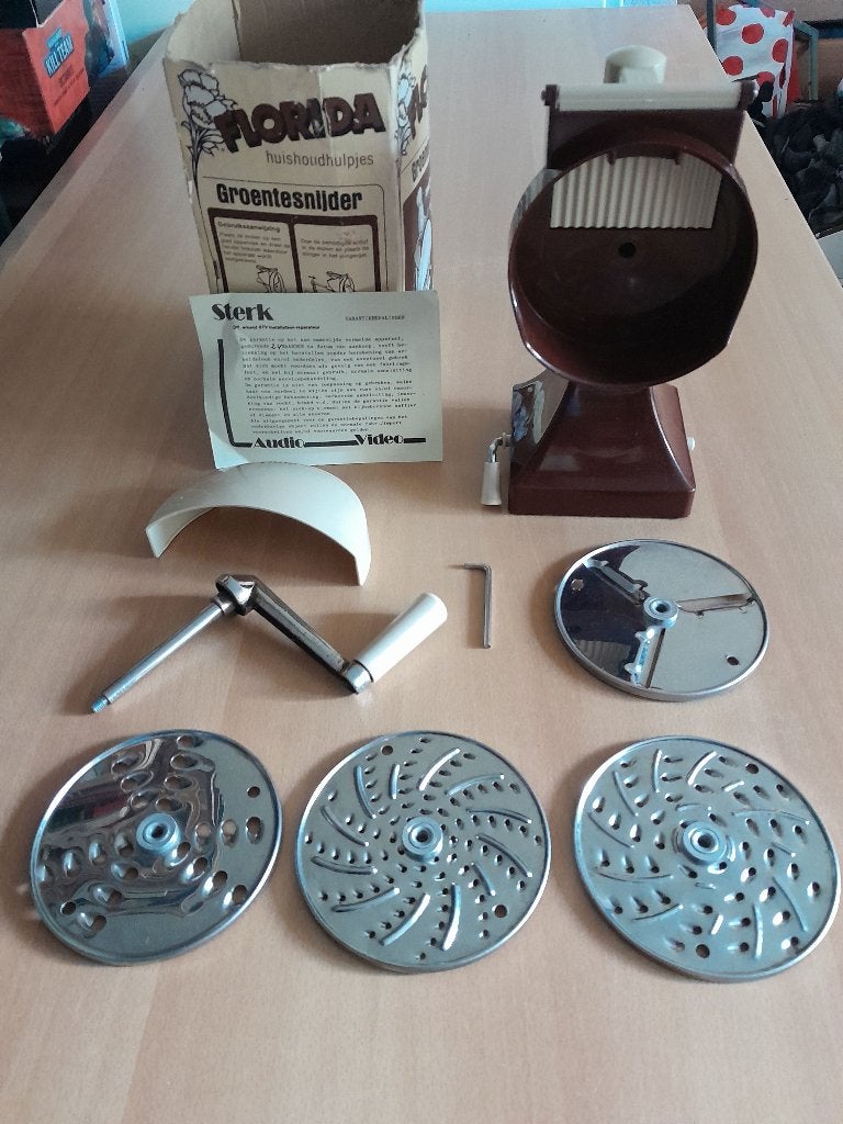 Vintage 1970's Florida Groentesnijder ( izgs ) compleet., Huis en Inrichting, Snijmachine, Ophalen, Zo goed als nieuw, Bruin