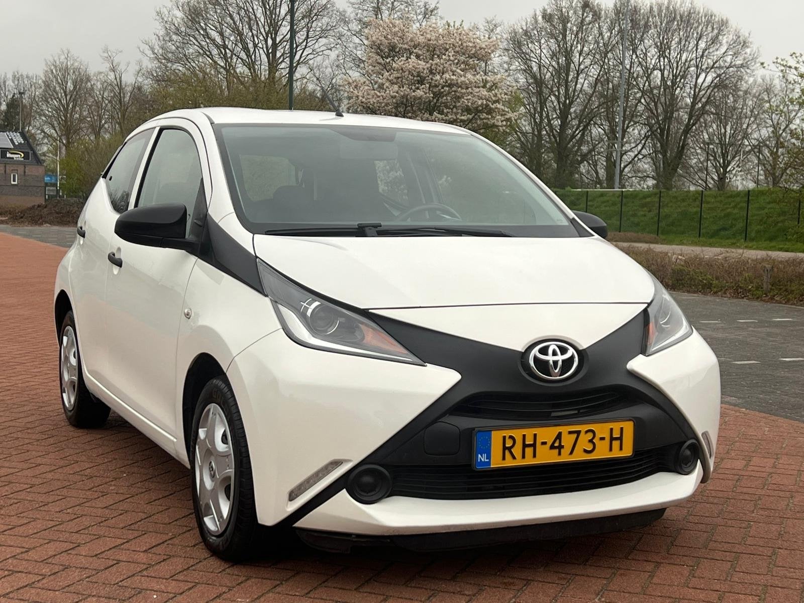 Toyota Aygo 1.0 VVT-i x-fun BJ2017 KM94 NAP !, Auto's, Toyota, Voorwielaandrijving, Gebruikt, Euro 6, Wit