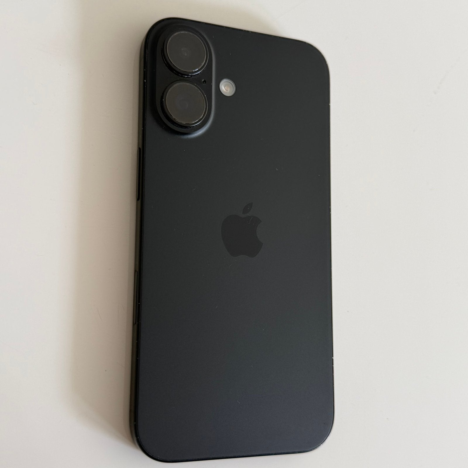 iPhone 16, 92 %, 128 GB, Zwart, IPhone 16