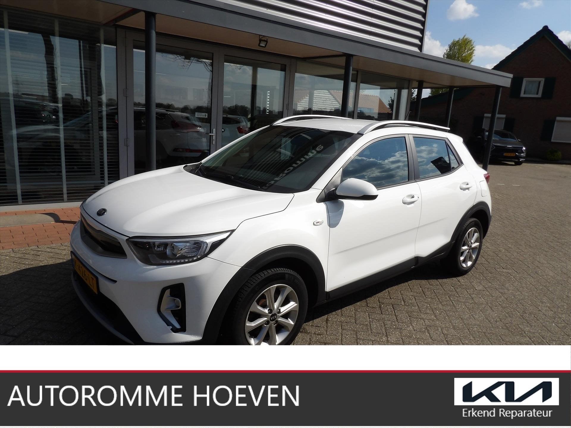 KIA Stonic 1.0 Turbo 100pk DynamicLine Org. Ned. Navi, Auto's, Voorwielaandrijving, Dealer onderhouden, Gebruikt, USB