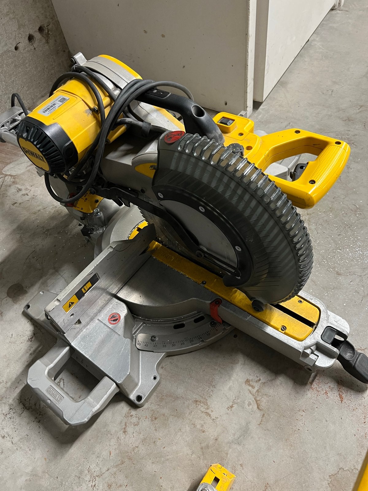 Dewalt DWS780 Afkort-/verstekzaag 305mm Met XPS indicator, Ophalen, Gebruikt, 70 mm of meer, Afkortzaag