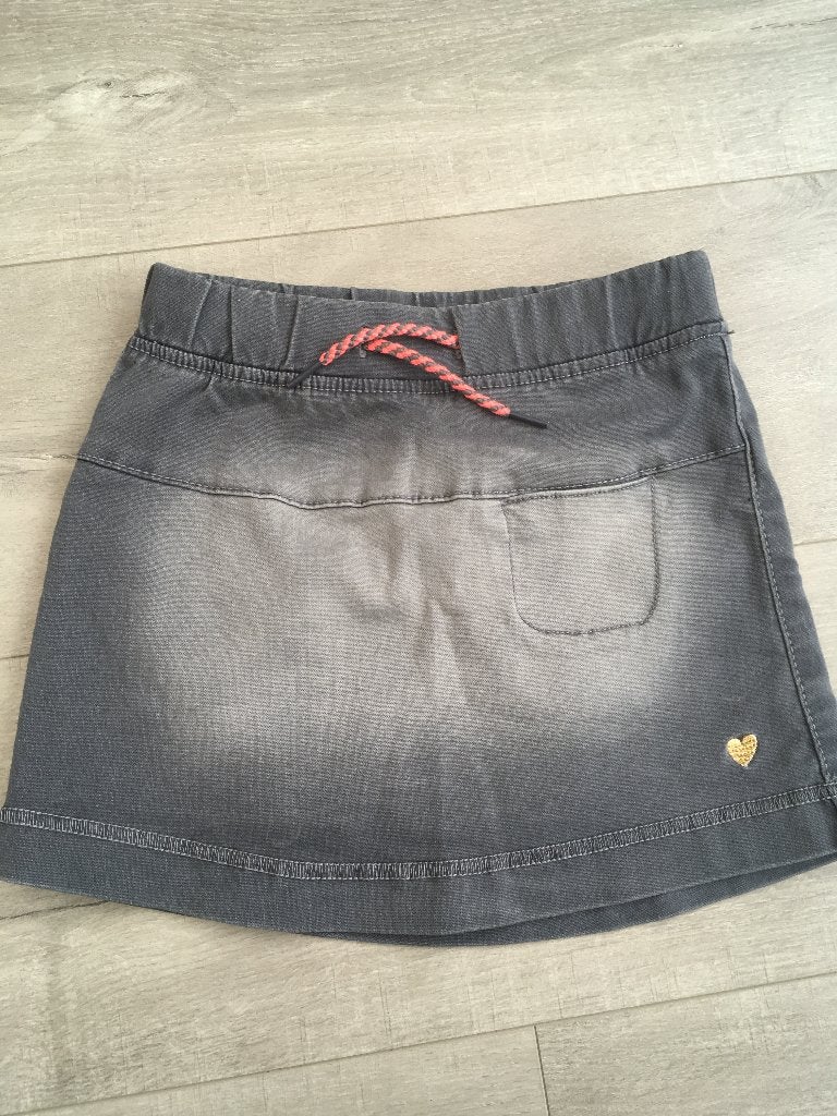 Nieuw met kaartje: grijze rok Hema mt 122/128 jeans stretch, Meisje, Nieuw, Ophalen of Verzenden, Jurk of Rok