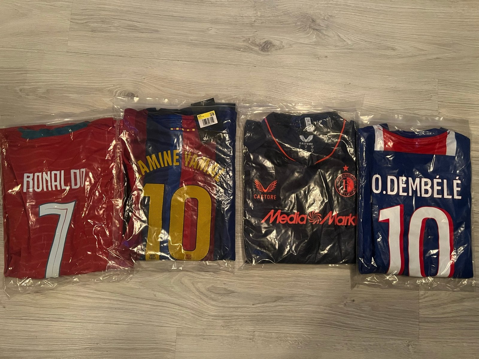 Voetbal Kindersetjes - Diverse Clubs & Maten lamine ronaldo, Maat S, Ophalen of Verzenden, Nieuw, Set
