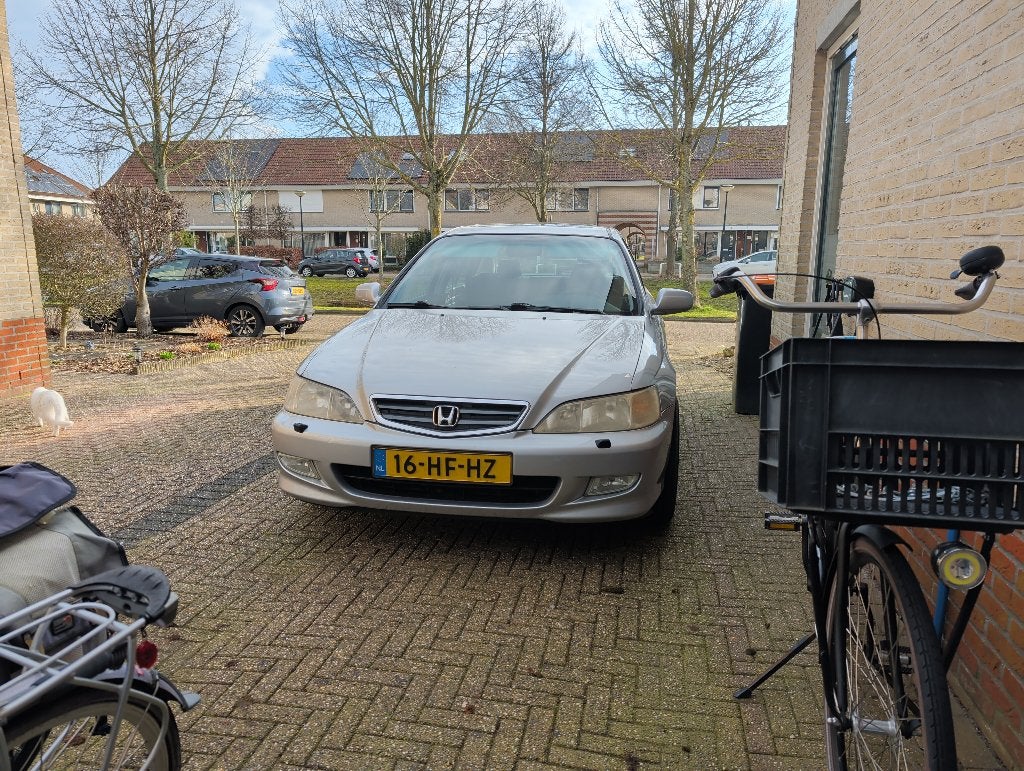Honda Accord 1.8 I LS AUT 2001 Grijs, Zwart, 4 cilinders, Particulier, Sedan