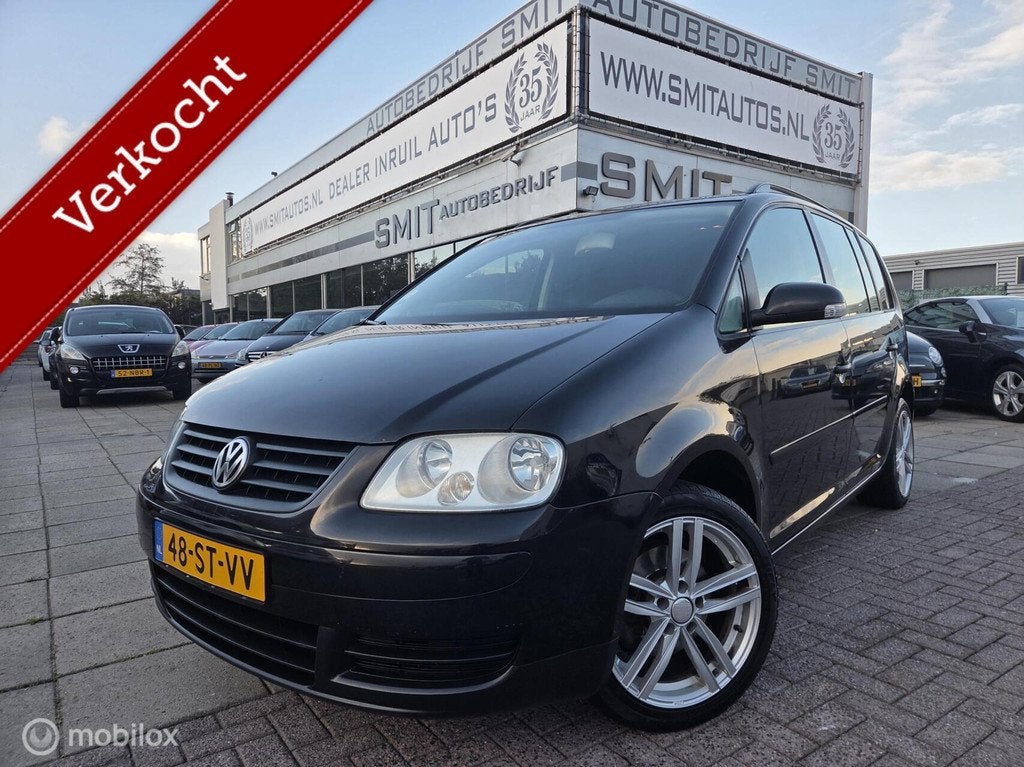 Volkswagen Touran 1.6-16V FSI Business APK 4-2027, Auto's, Volkswagen, Voorwielaandrijving, Gebruikt, Zwart, 4 cilinders