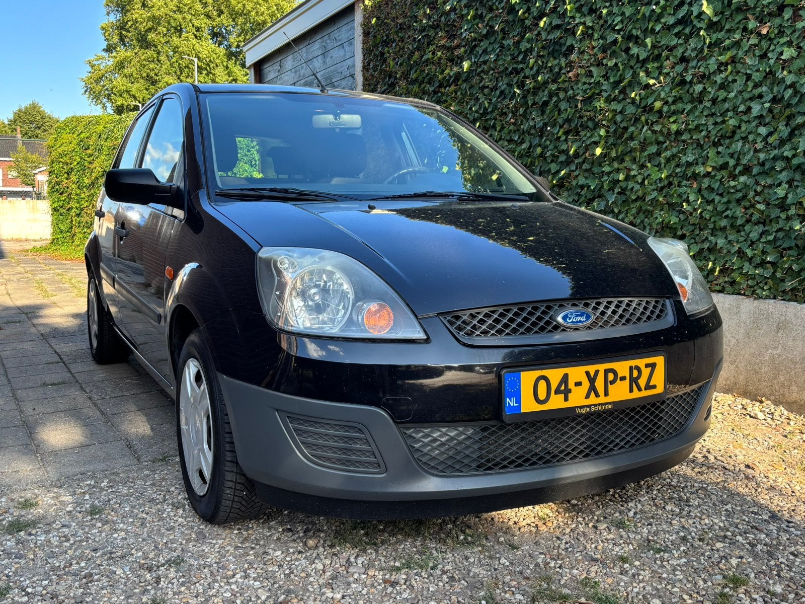 Ford Fiësta 1.3 8v - 5DR  - Trekhaak, 1299 cc, Stof, 40 €/maand, Zwart